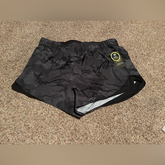 Womens Athletic Works Shorts Size Xl16/18 - Picture 1 of 1